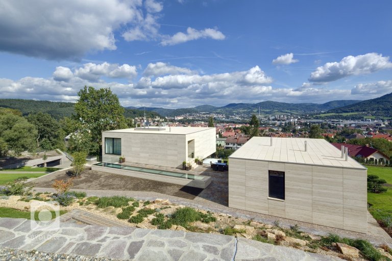 add picture to album