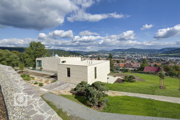 add picture to album