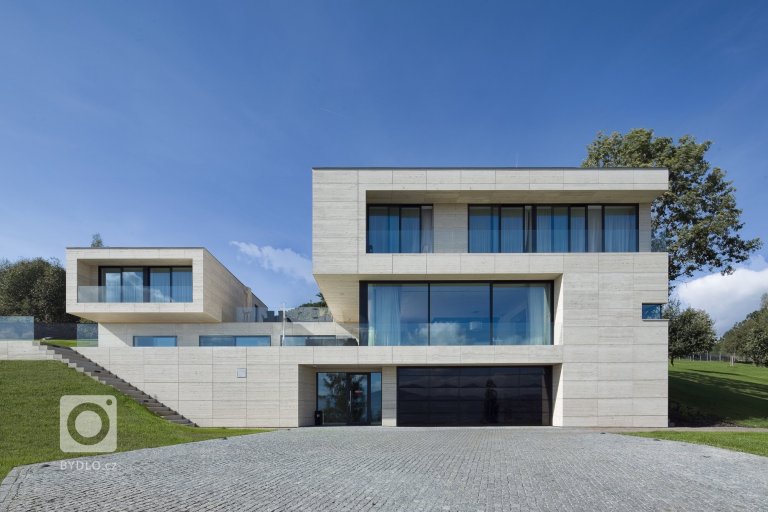 add picture to album