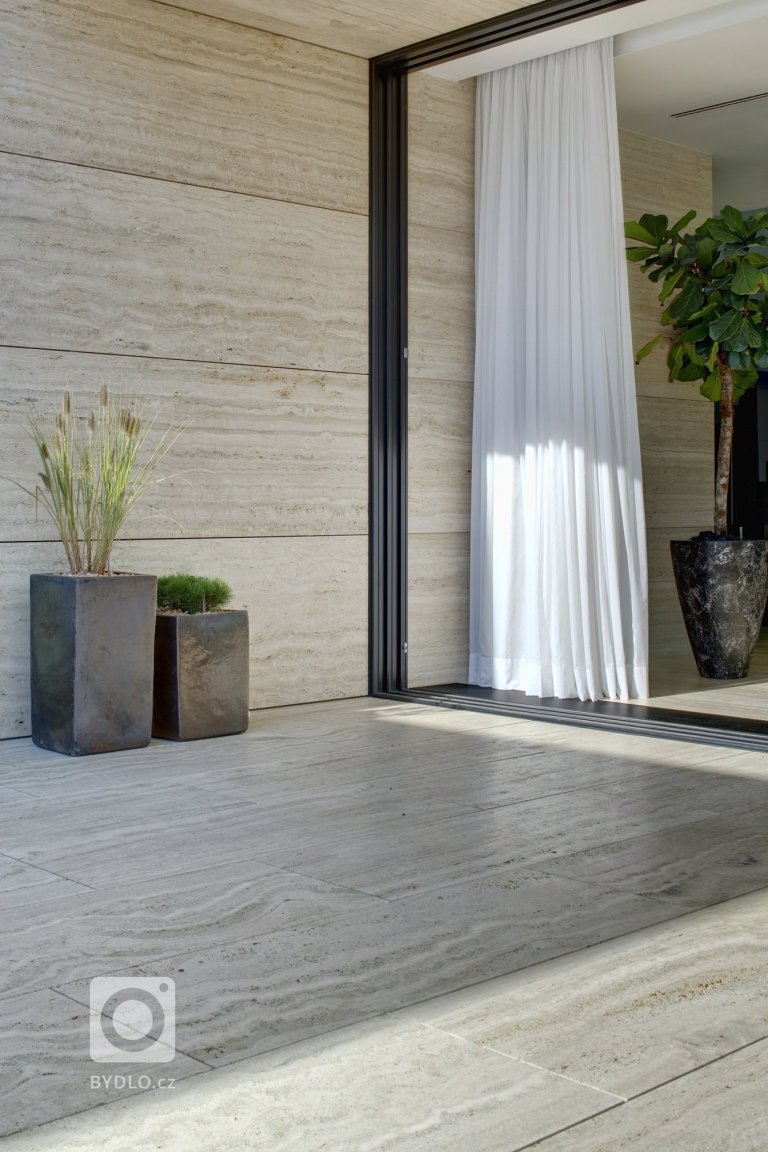 add picture to album