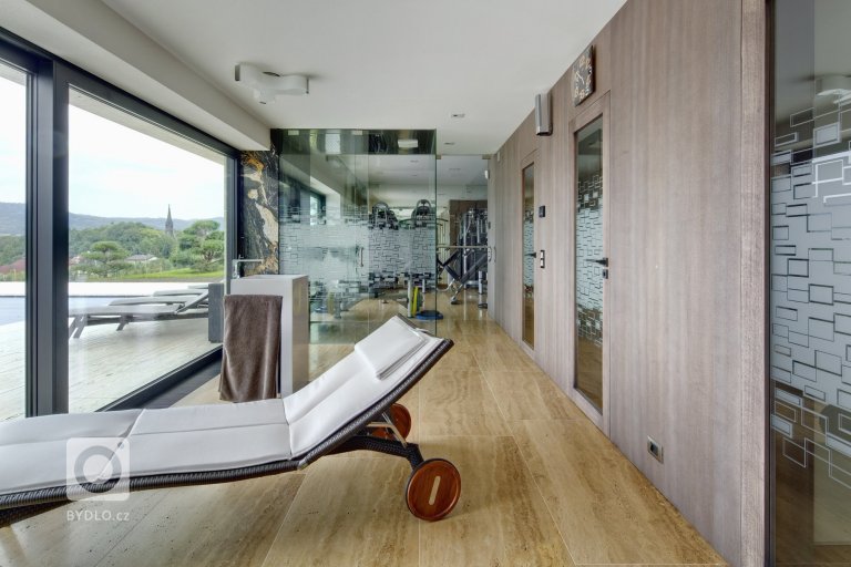 add picture to album