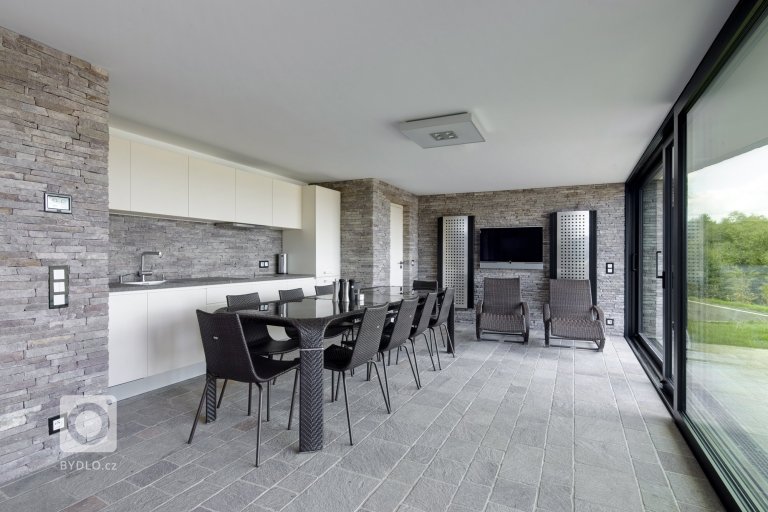 add picture to album