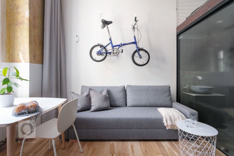 add picture to album