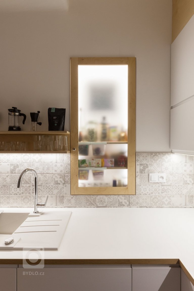 add picture to album