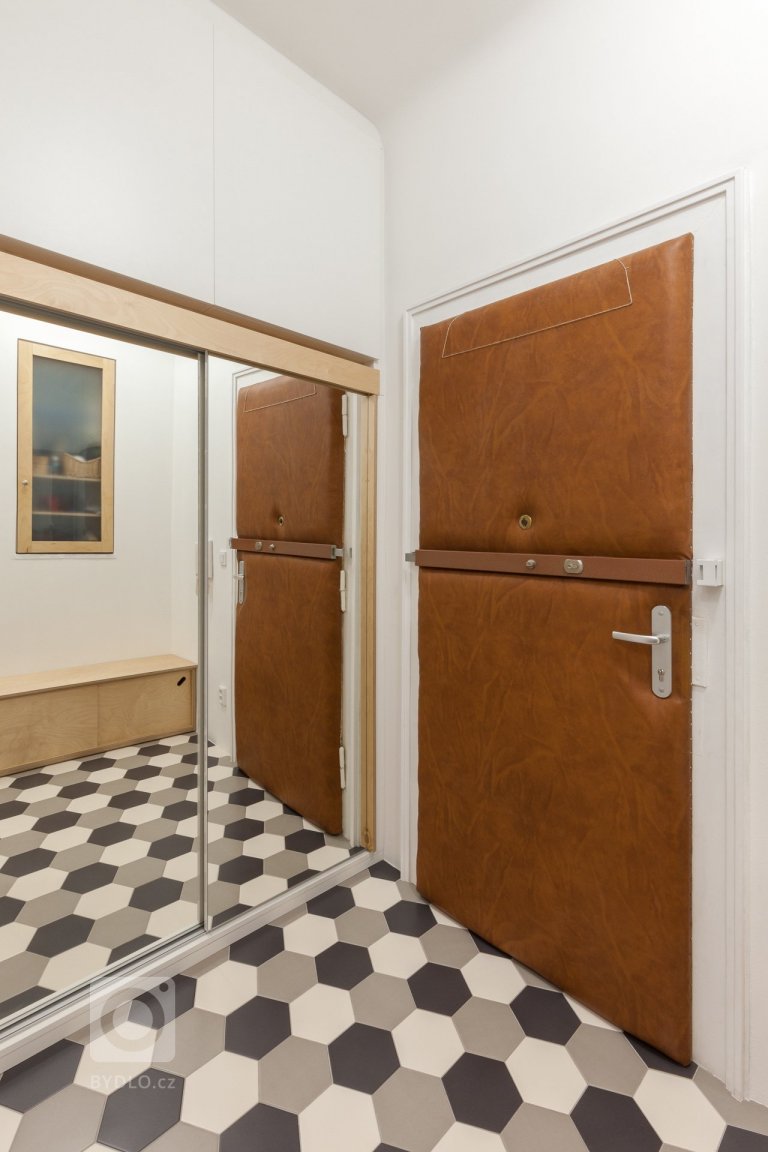 add picture to album