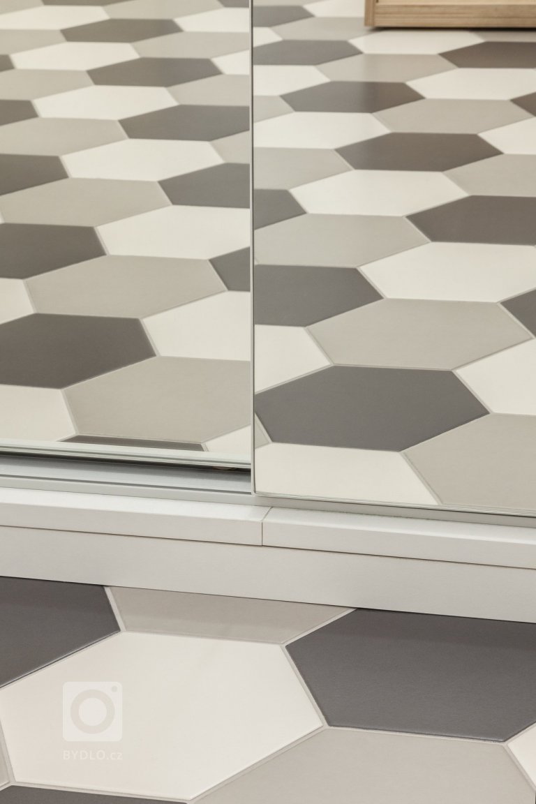 add picture to album