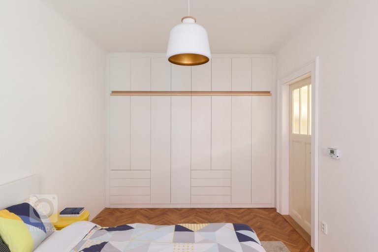 add picture to album