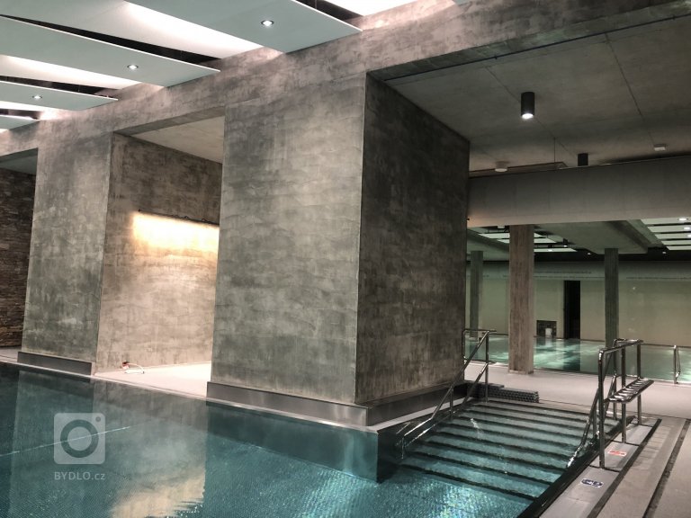 add picture to album