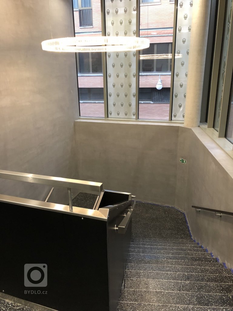 add picture to album