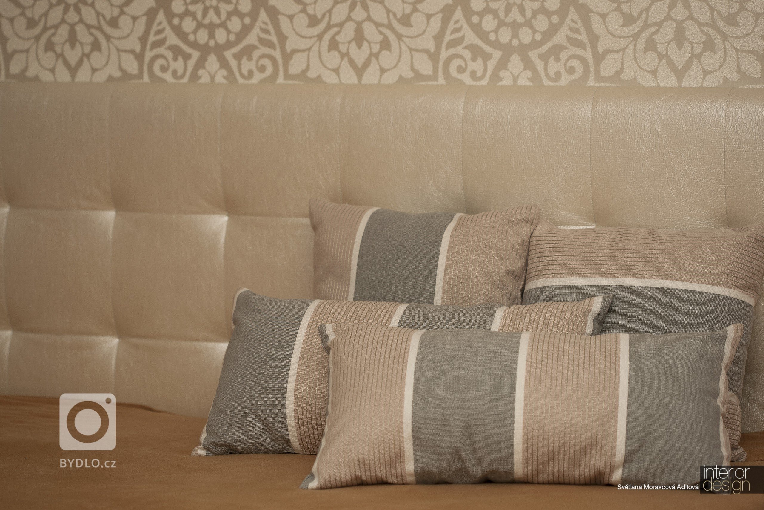 Realizace dětského pokoje pro 10 letou holčičku, která závodně tancuje. Tuto realizaci jsme udělali přesně podle našeho návrhu.
