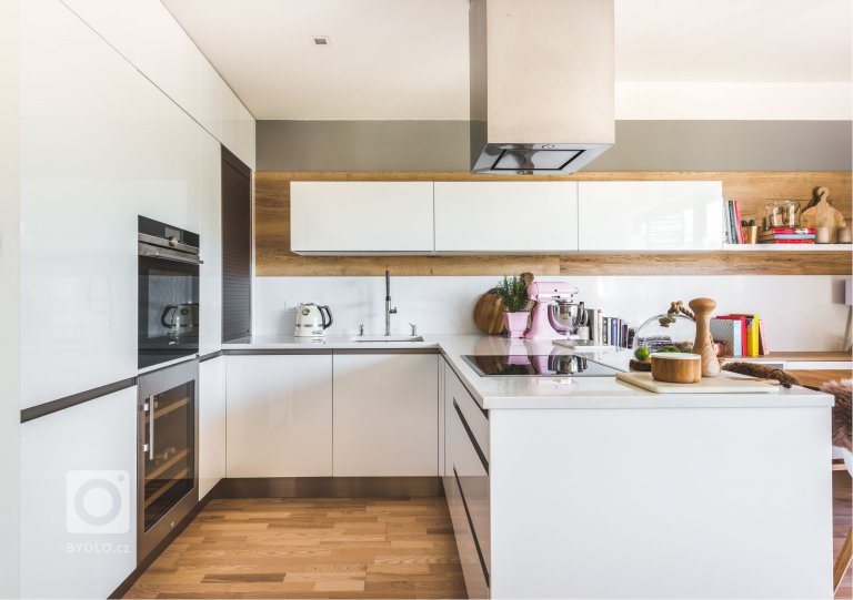 add picture to album