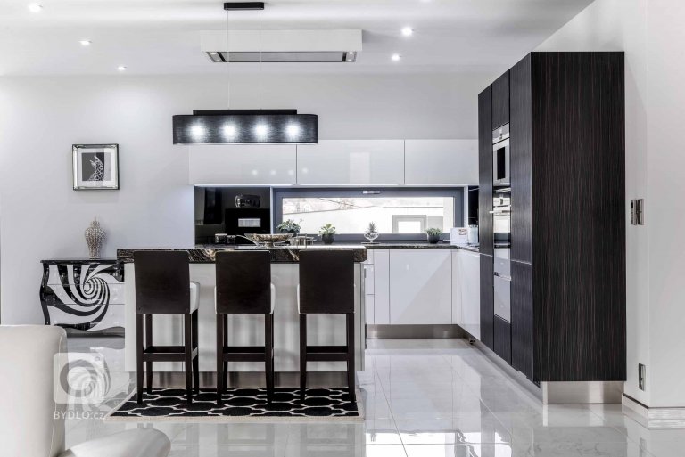 add picture to album