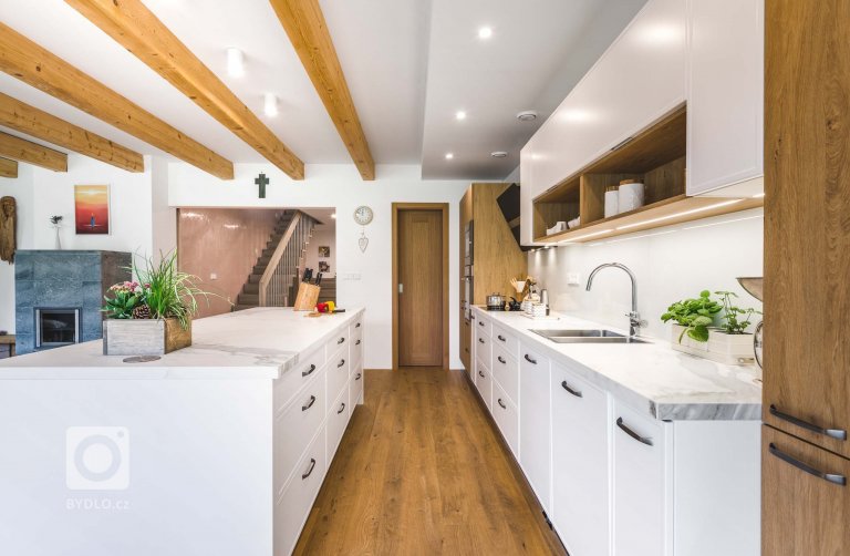 add picture to album