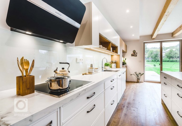 add picture to album