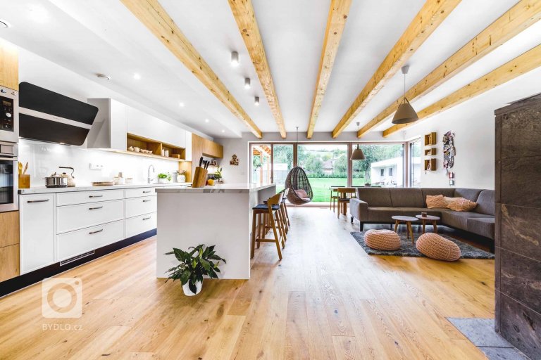 add picture to album