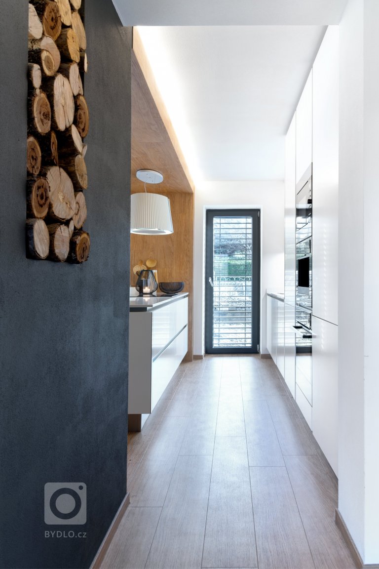 add picture to album