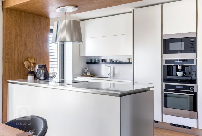 add picture to album