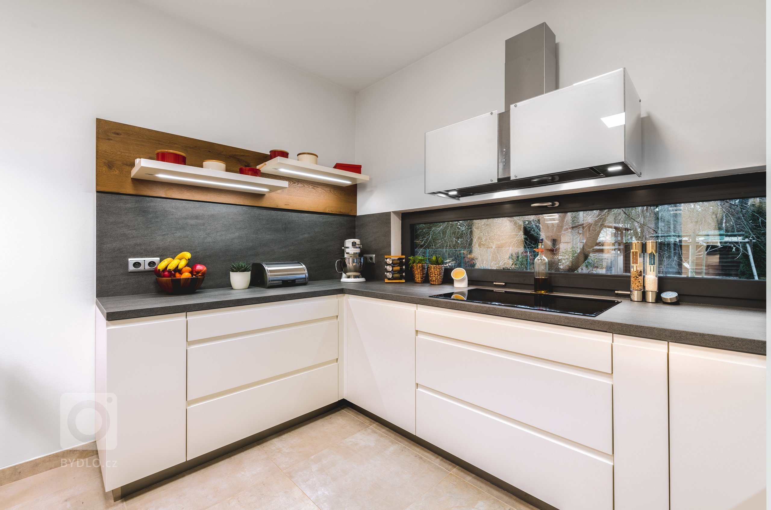 PURE MATT MAGNOLIE | DUB ANTICKÝ TMAVÝ

Kuchyně je mystické místo každého domu. Prostor, kde se otevíráme světu chutí a smyslů, a ukrýváme před nepodařenými…