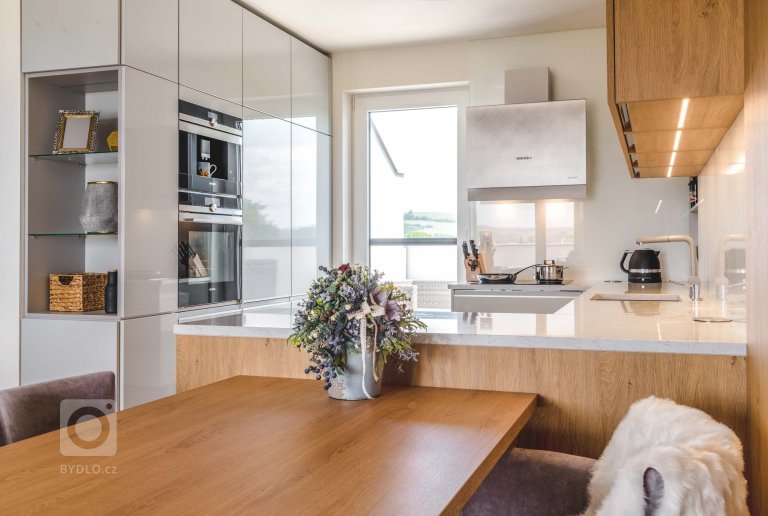 add picture to album