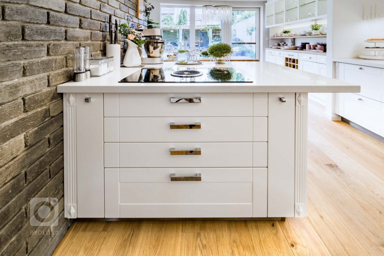 add picture to album