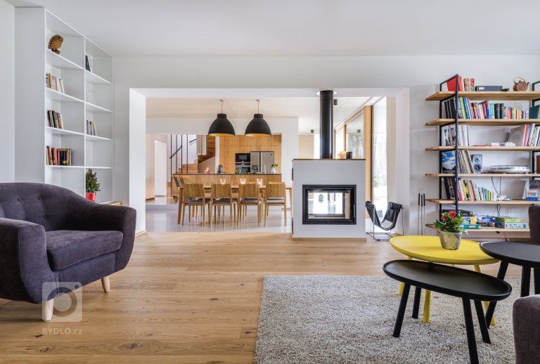 add picture to album