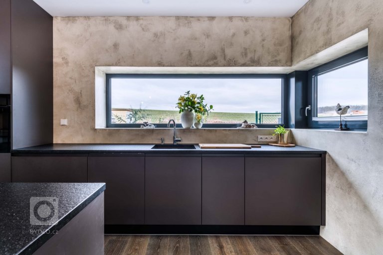 add picture to album