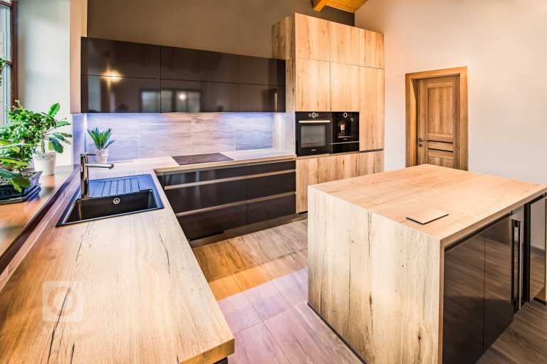 add picture to album