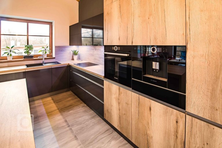 add picture to album