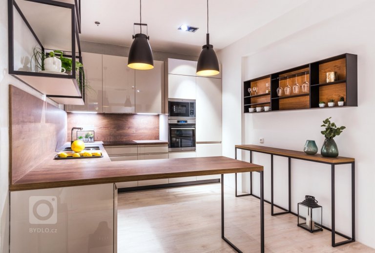 add picture to album