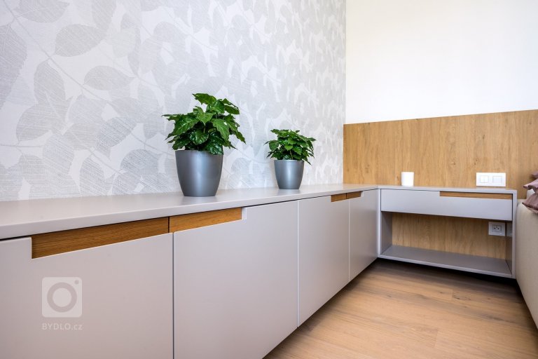 add picture to album