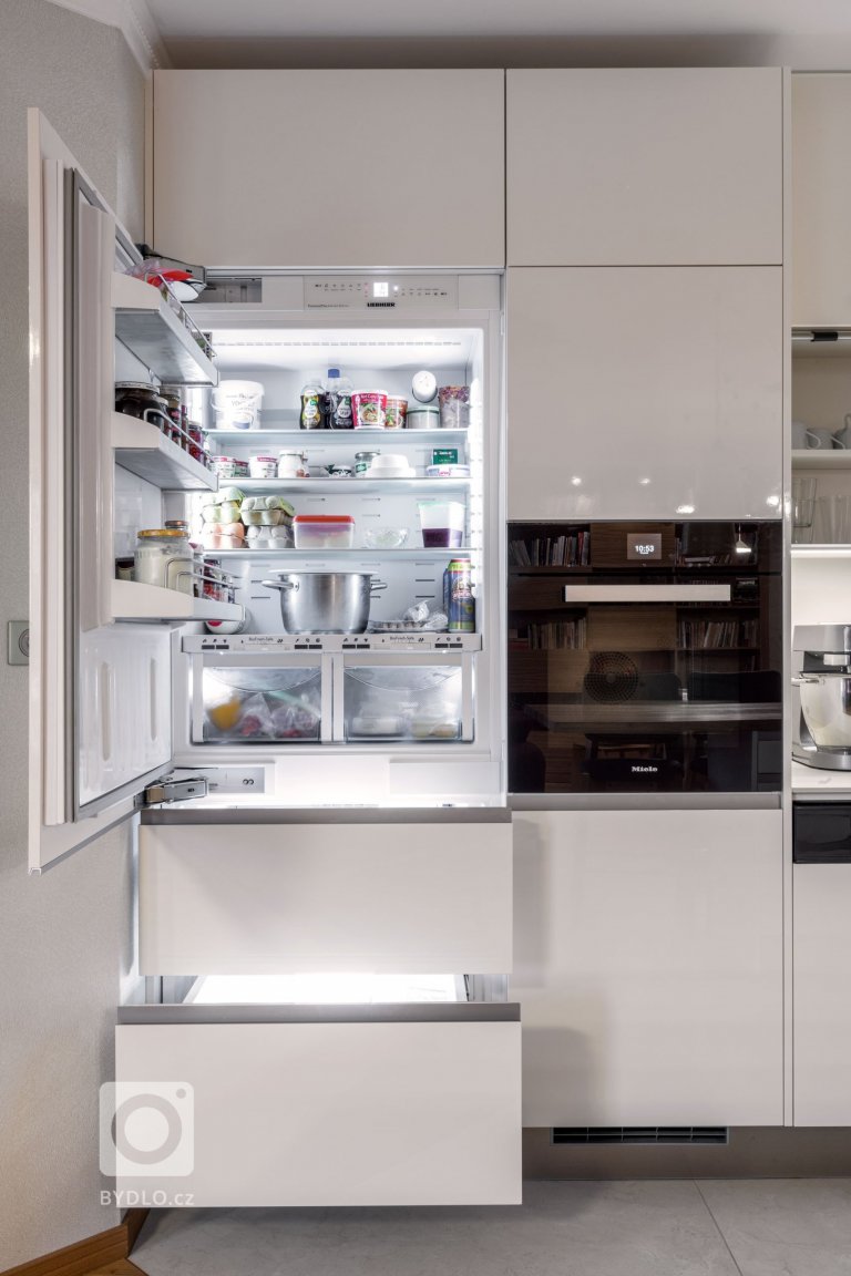 add picture to album