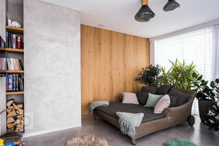 add picture to album