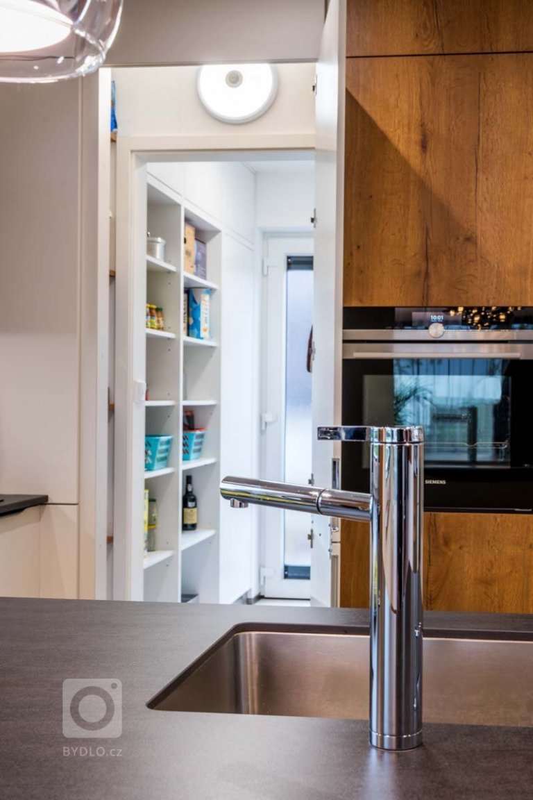 add picture to album