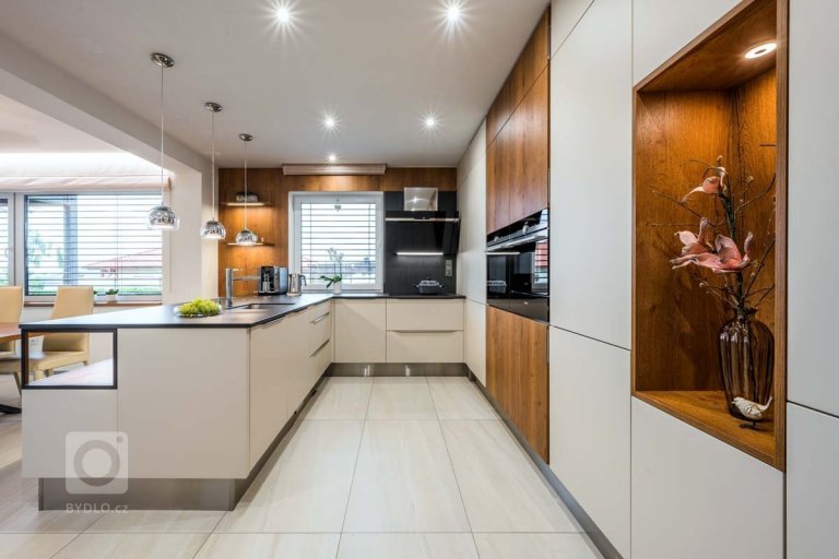 add picture to album