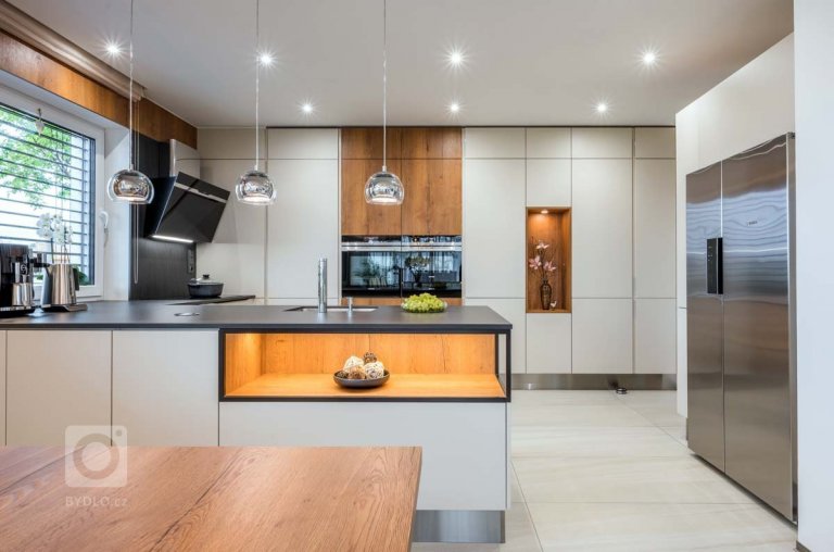 add picture to album