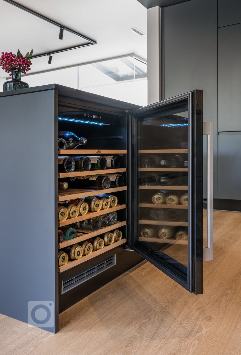 add picture to album