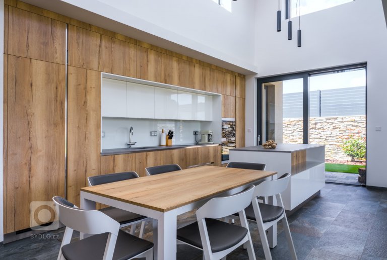 add picture to album