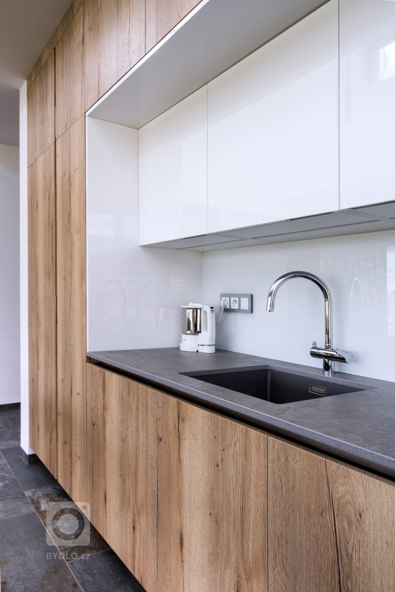 add picture to album