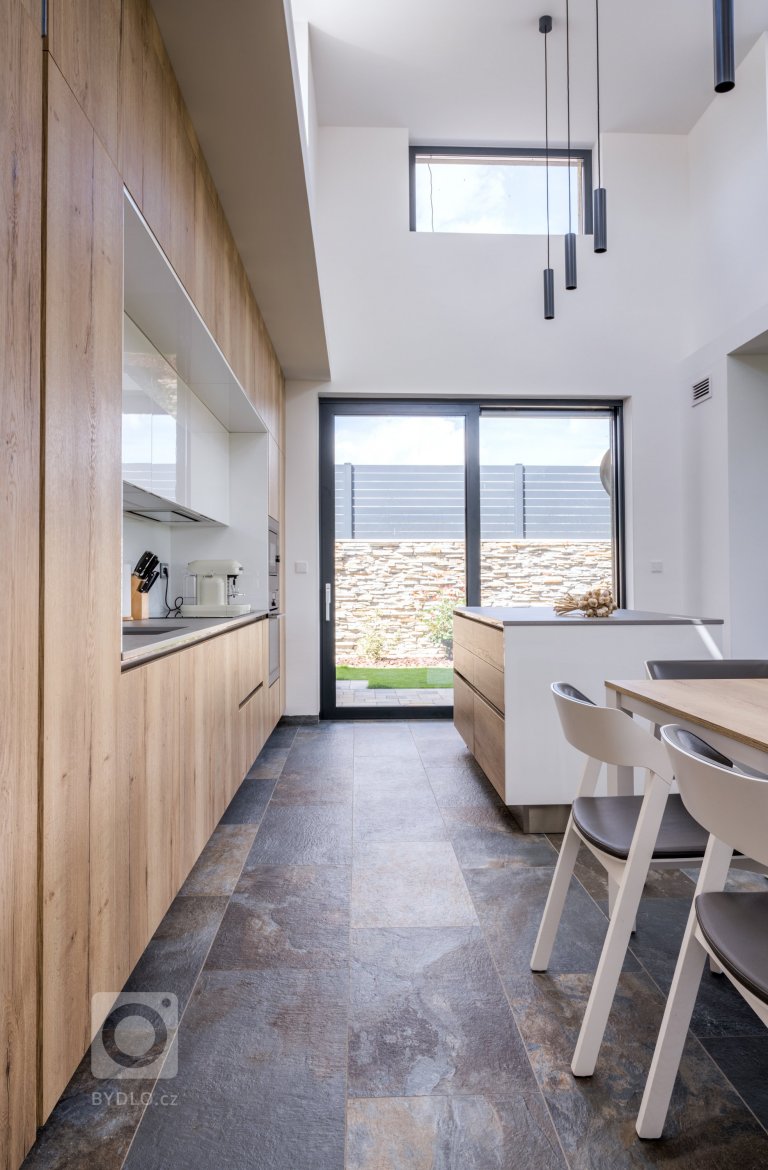 add picture to album