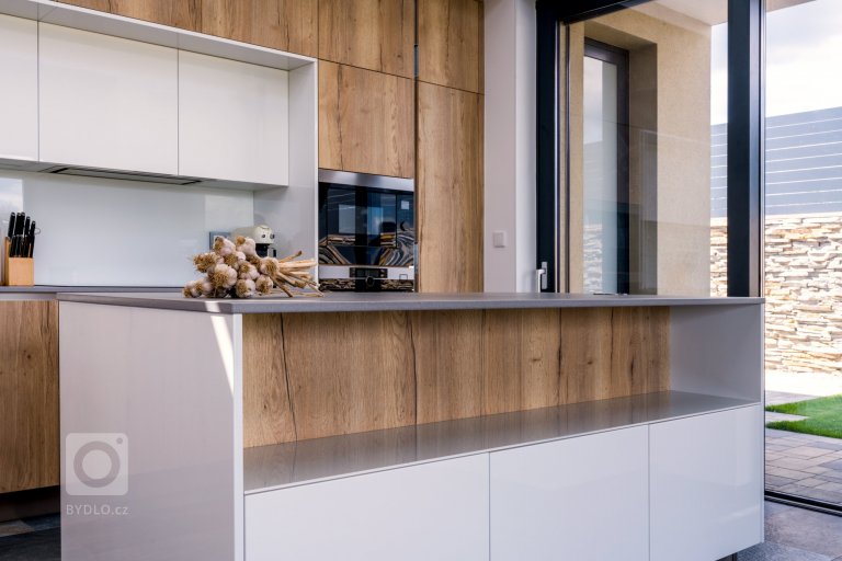 add picture to album