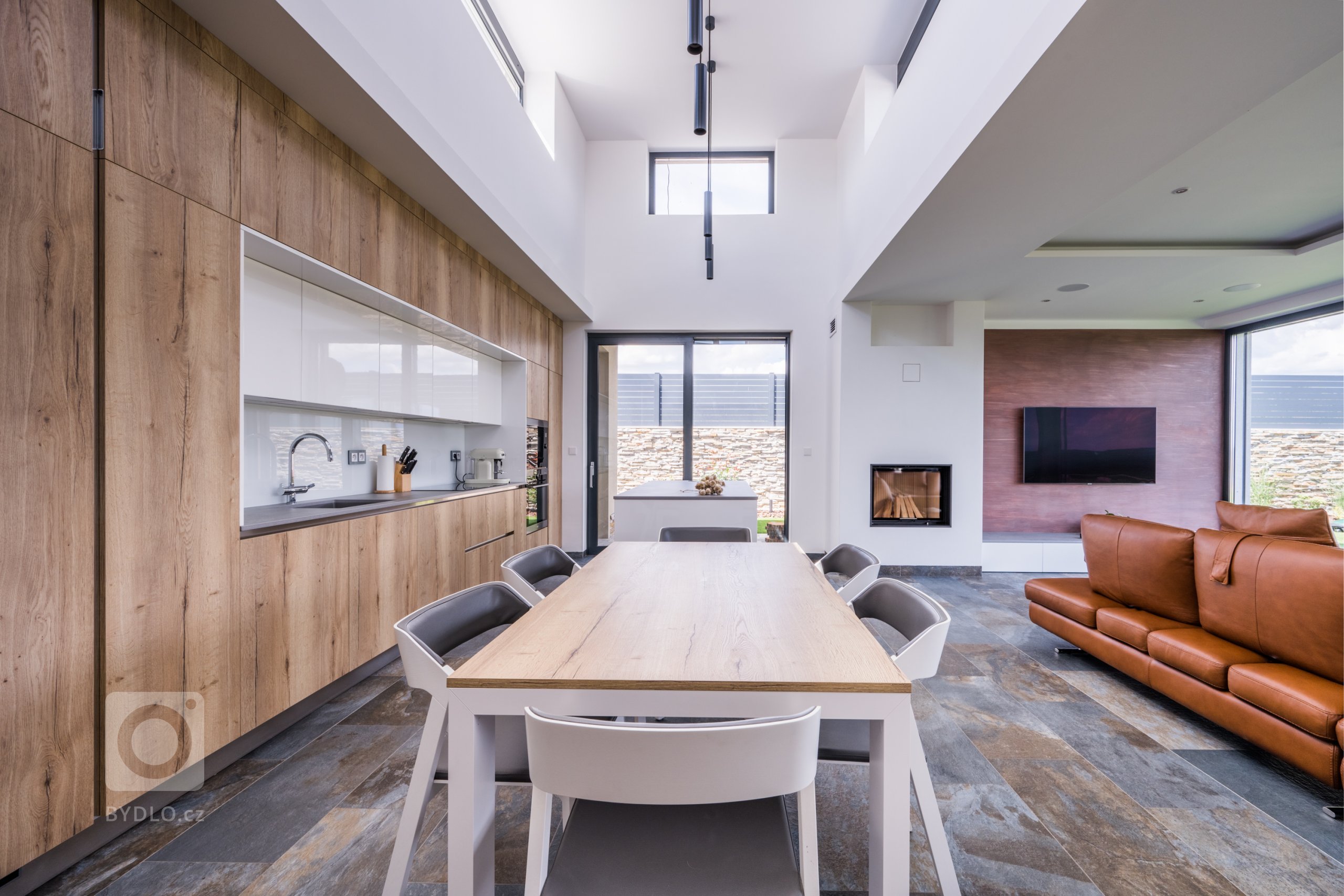 Okouzlující kuchyně na okouzlujícím místě. 
