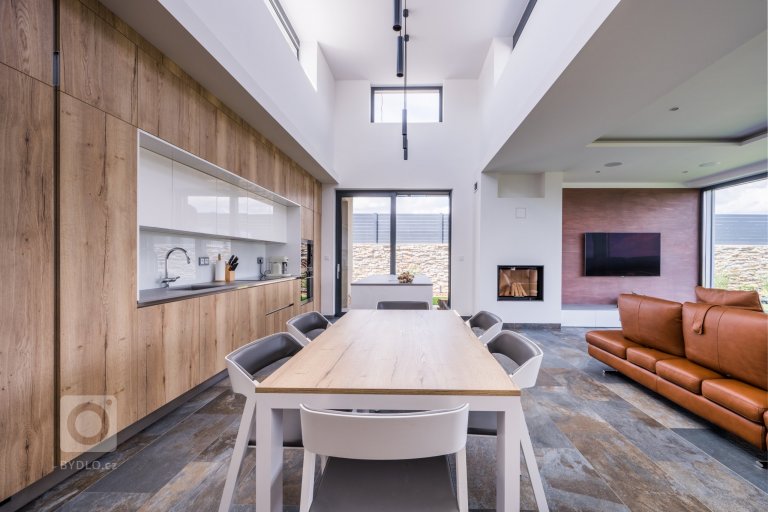 add picture to album