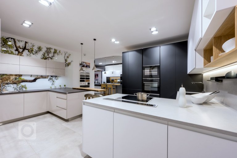 add picture to album