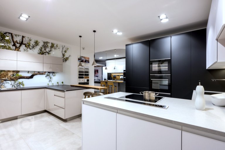 add picture to album