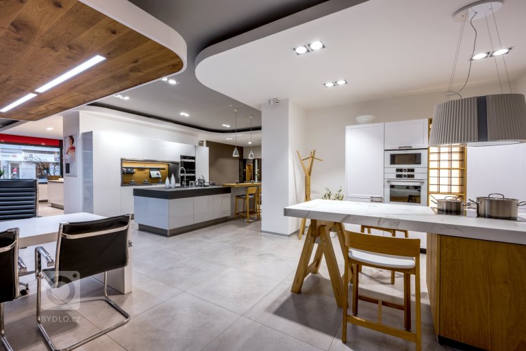 add picture to album