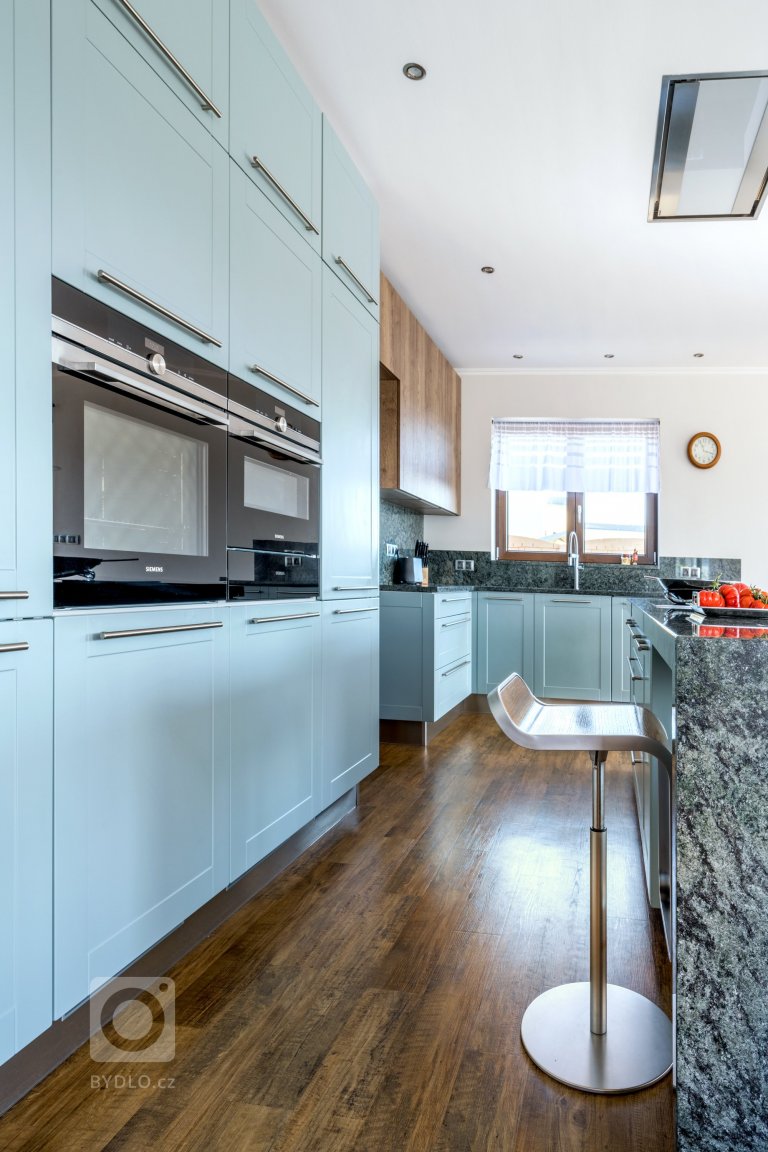 add picture to album