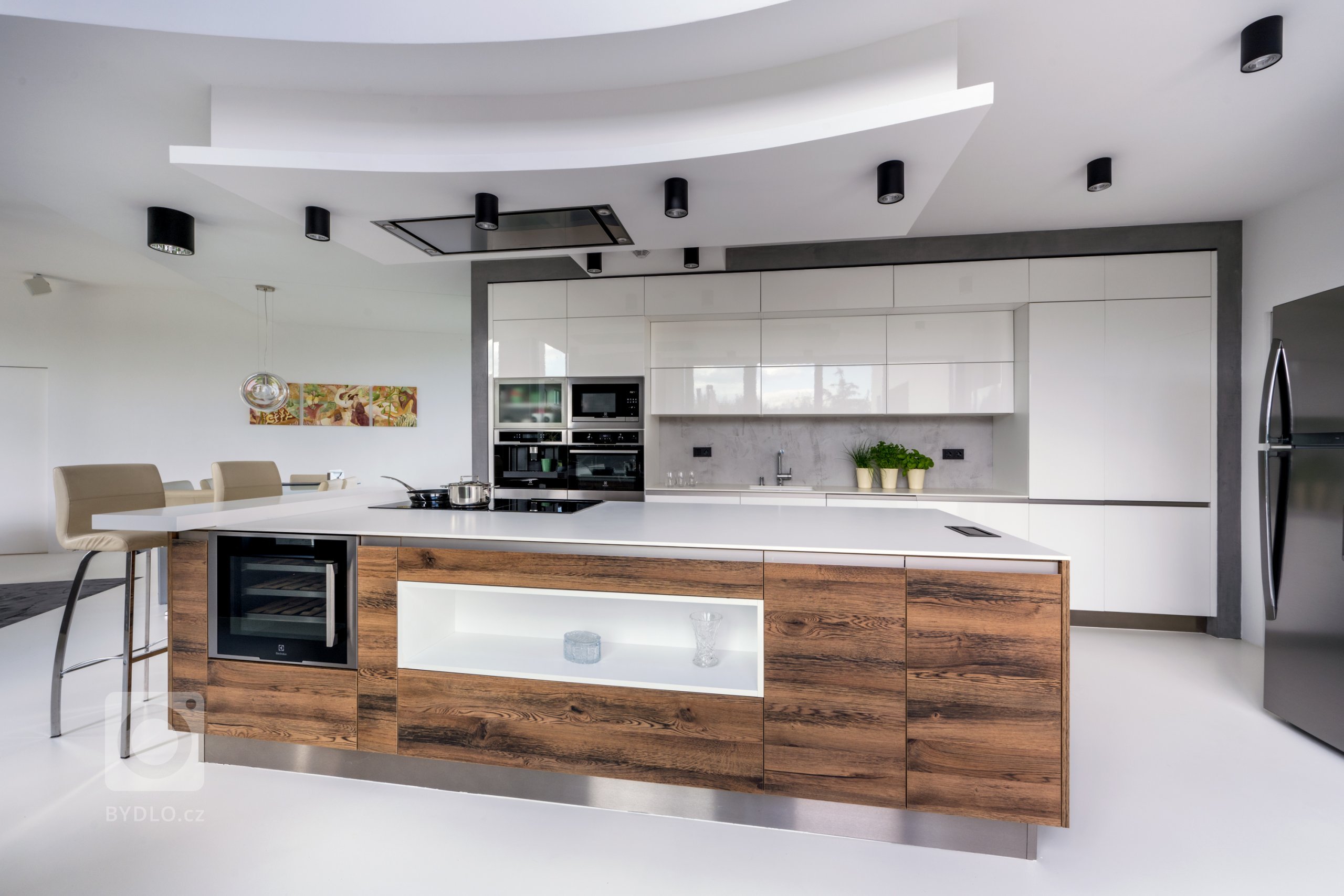 Velkolepý dům vyžaduje velkolepou kuchyni. Právě ona je totiž jeho duší i srdcem. Tady se protíná každodenní život rodiny i uspokojují individuální chutě.…