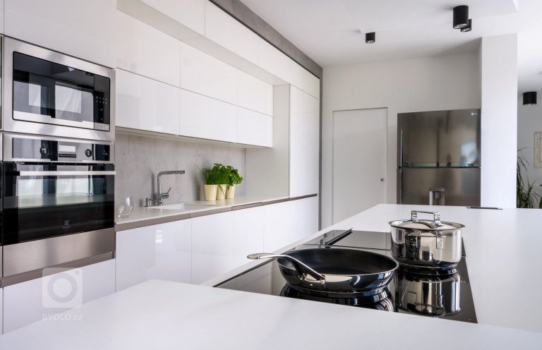 add picture to album