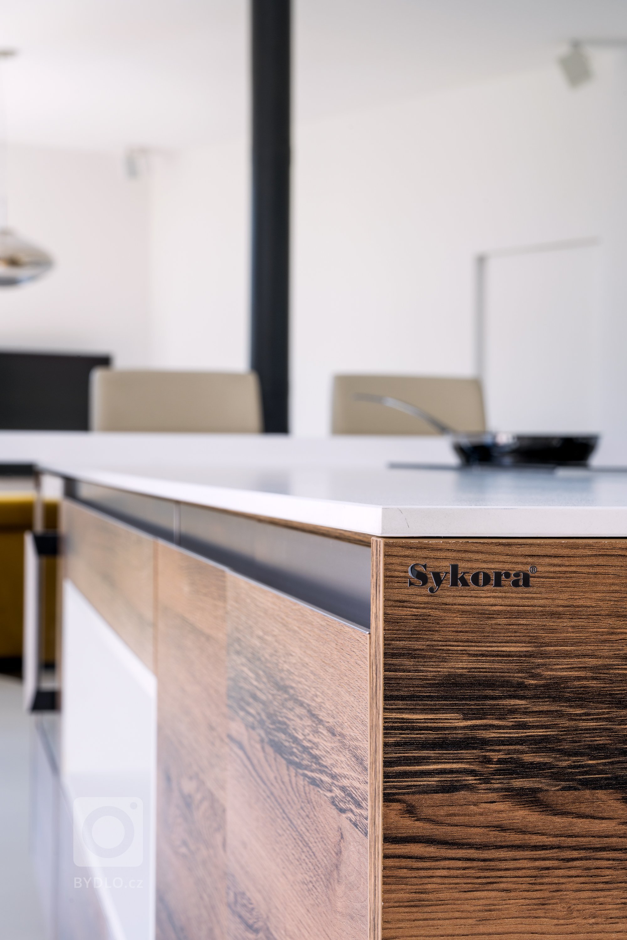 Velkolepý dům vyžaduje velkolepou kuchyni. Právě ona je totiž jeho duší i srdcem. Tady se protíná každodenní život rodiny i uspokojují individuální chutě.…