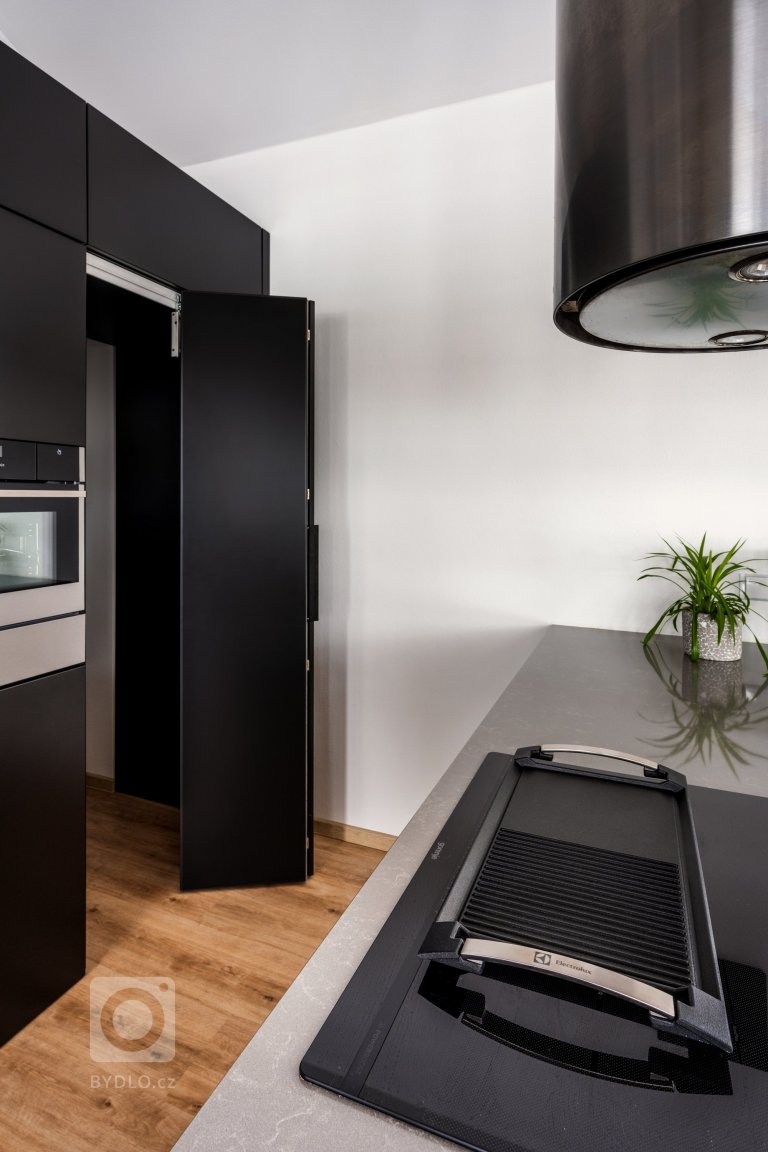 add picture to album